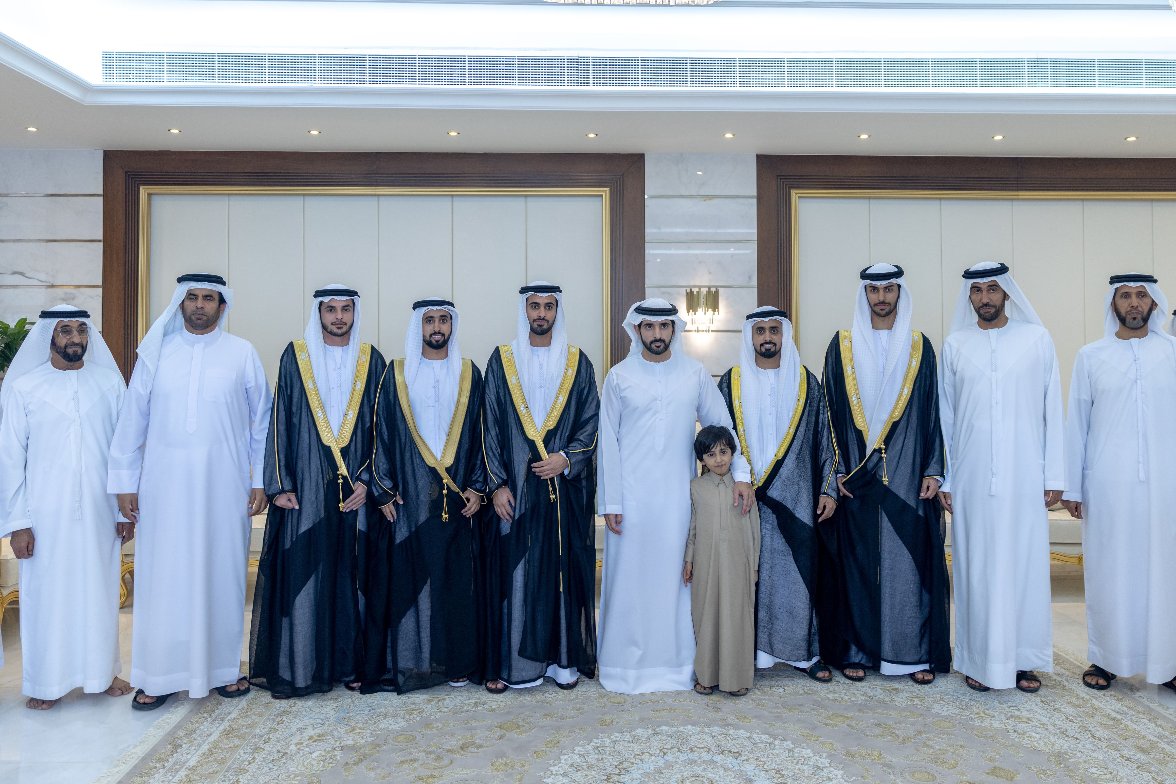 حمدان بن محمد يحضر أفراح الفلاسي