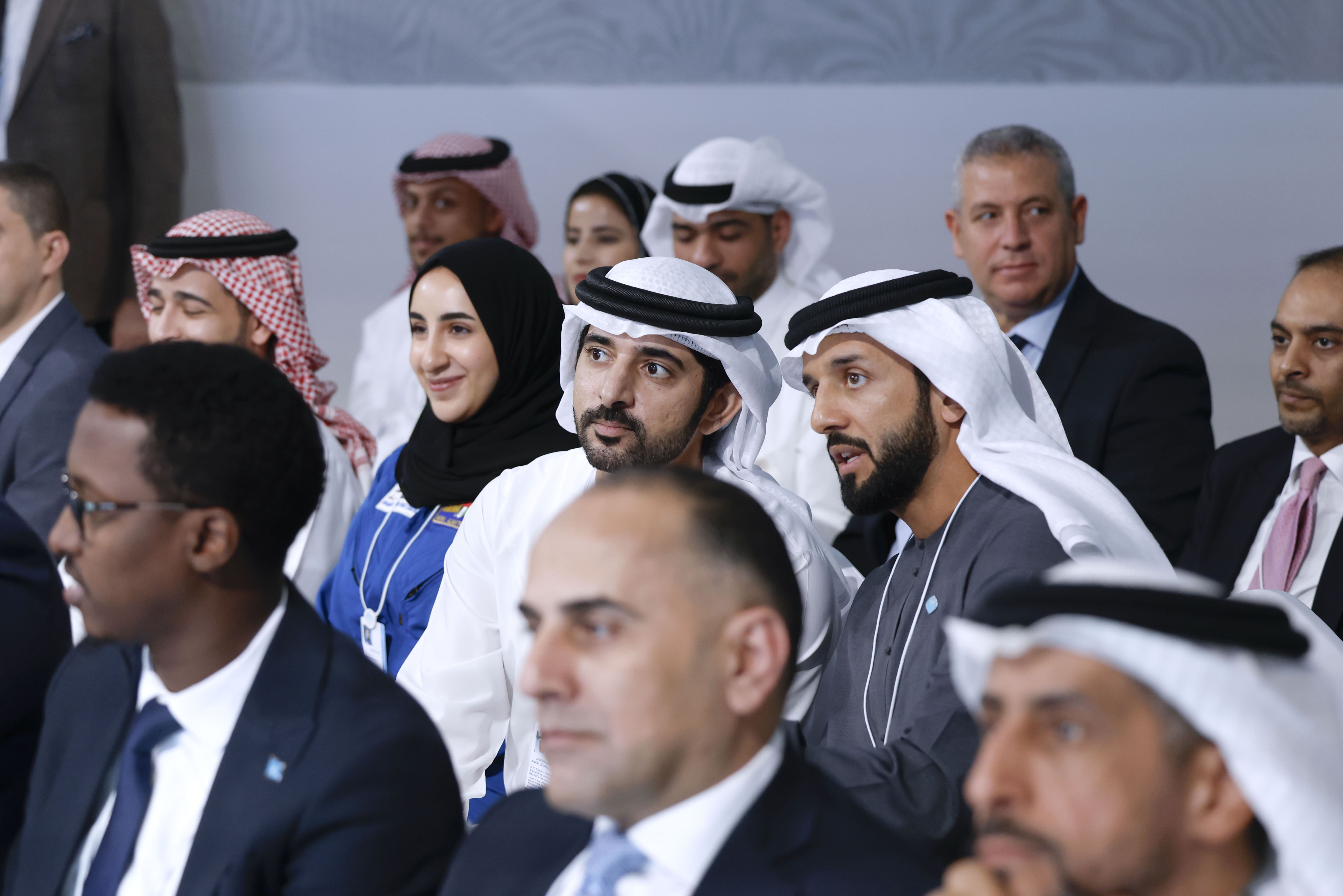 حمدان بن محمد يشهد جانباً من جلسات الاجتماع العربي للقيادات الشابة ويلتقي وزراء وقادة العمل الشبابي العربي