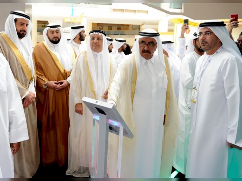 حمدان بن راشد يطلق نظام "توريد الذكي AI" لصحة دبي " خلال "آراب هيلث 2019"