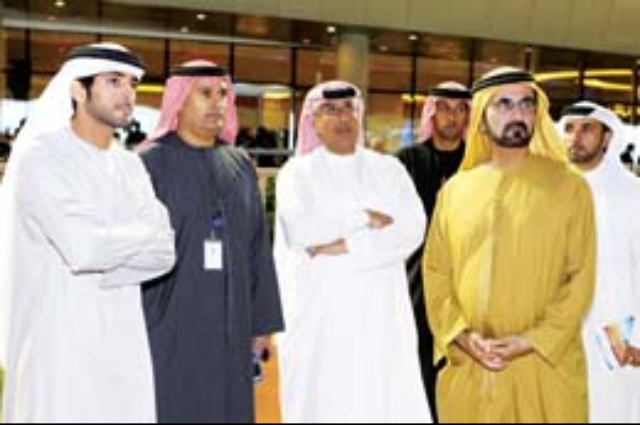 محمد بن راشد يعزّي عبدالله الفطيم في وفاة حفيده