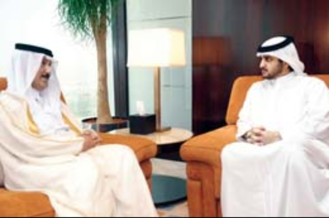 حمدان بن راشد يستقبل القنصل السنغافوري