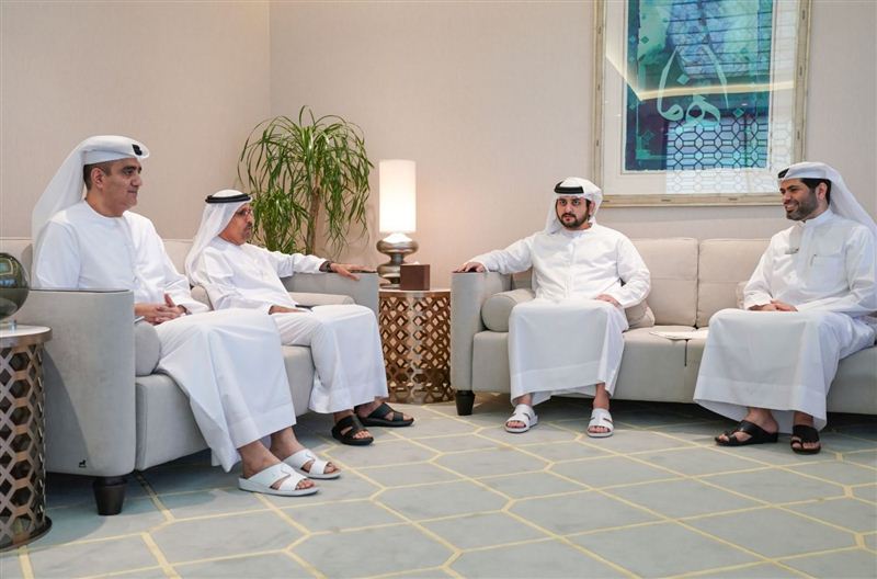 مكتوم بن محمد يلتقي بالقضاة المتميزين في محاكم دبي
