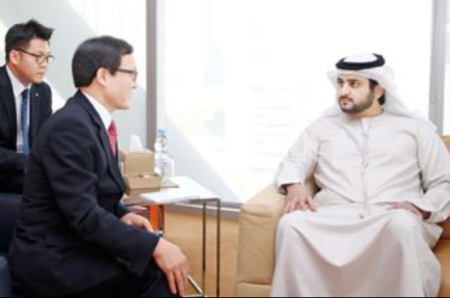 حمدان بن راشد يستقبل القنصل الكوري في دبي