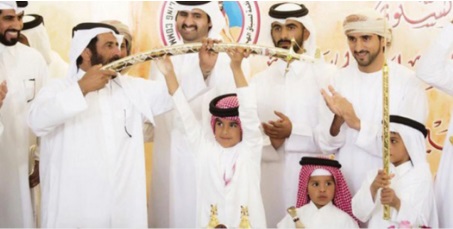 منصور بن محمد يحضر أفراح العوامر في العين