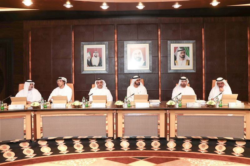 محمد بن راشد يترأس اجتماع مجلس الوزراء ويعتمد السياسة الوطنية للأسرة