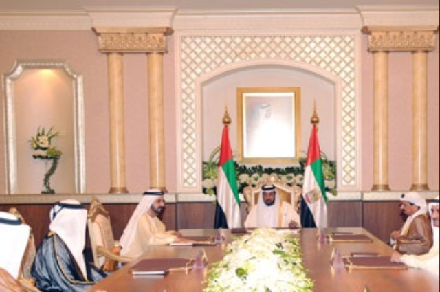 محمد بن راشد يطّلع على نتائج أداء الوزارات والهيئات الاتحادية للعام 2008 
