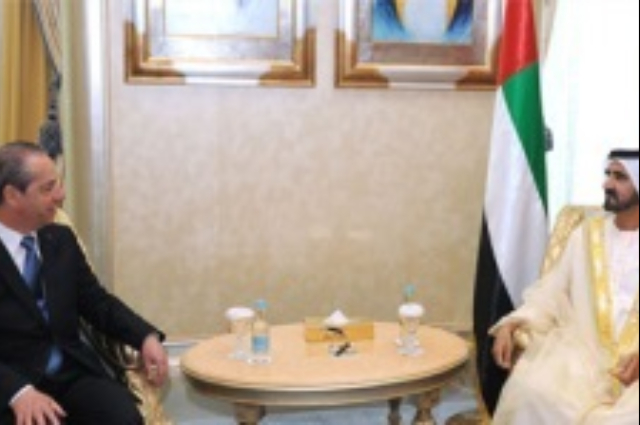 محمد بن راشد يستقبل وزير الخارجية الأميركي الأسبق ورئيس لجنة بيكر 