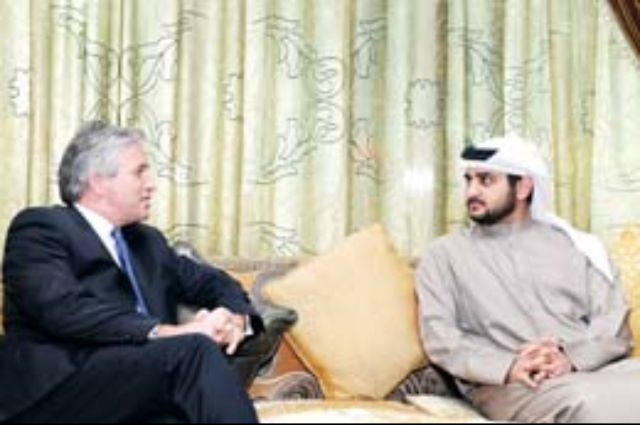محمد بن راشد في مقدمة مودعي الرئيس المصري  