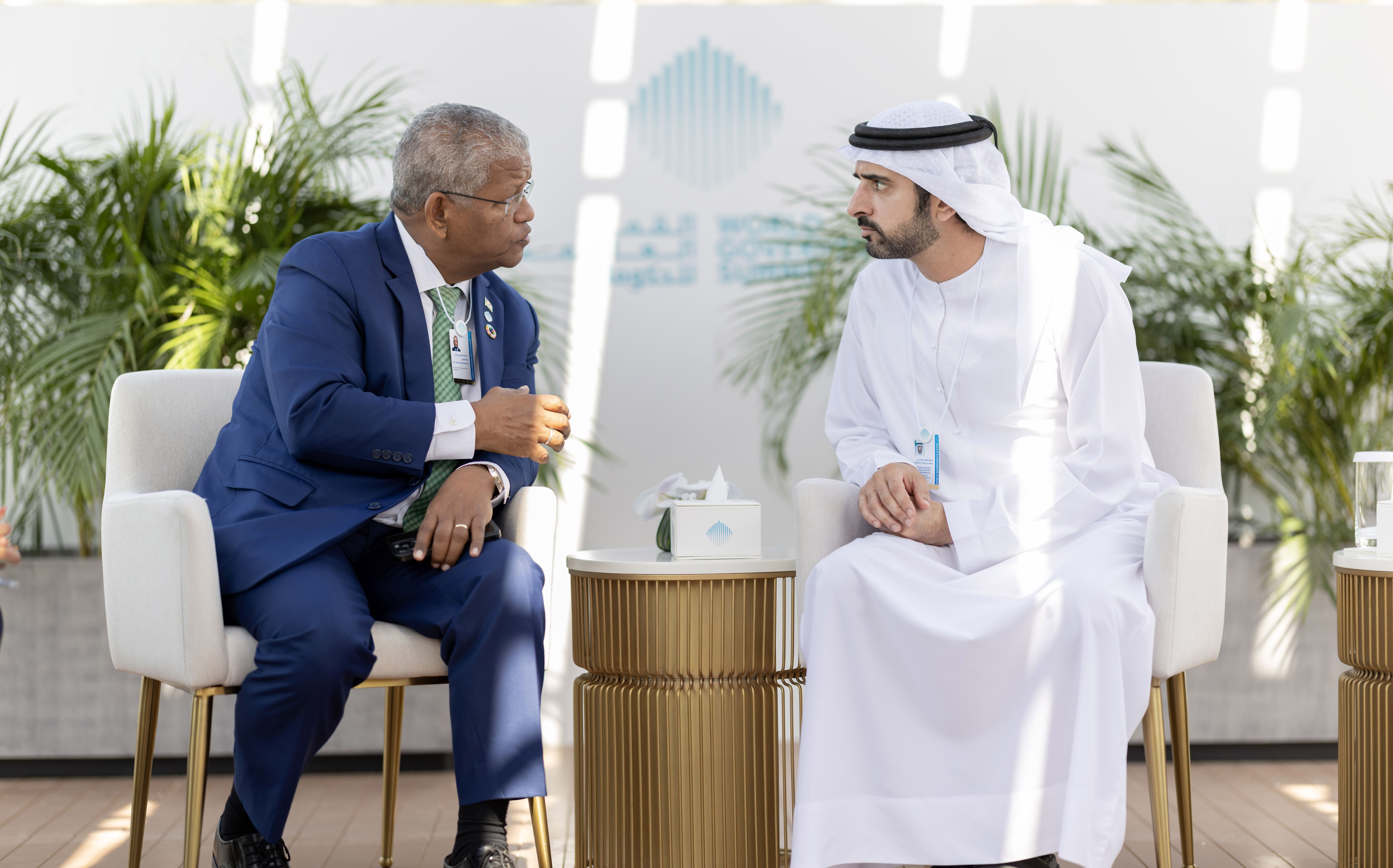 حمدان بن محمد يبحث مع رئيس سيشل سبل تعزيز الشراكة دعماً لأهداف التنمية المستدامة
