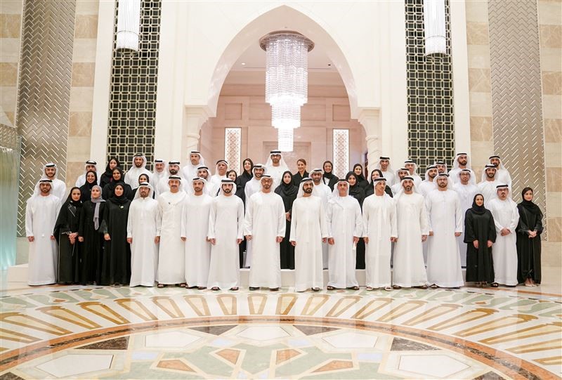 محمد بن راشد ومحمد بن زايد يشهدان تخريج الدفعة الأولى من برنامج خبراء الإمارات