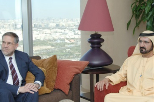 محمد بن راشد يستقبل جموع المهنئين بالشهر الفضيل 