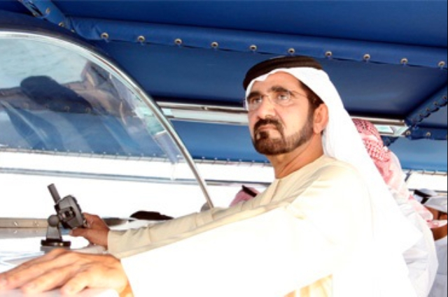 محمد بن راشد يستقبل شيوخ أسرة آل مكتوم 