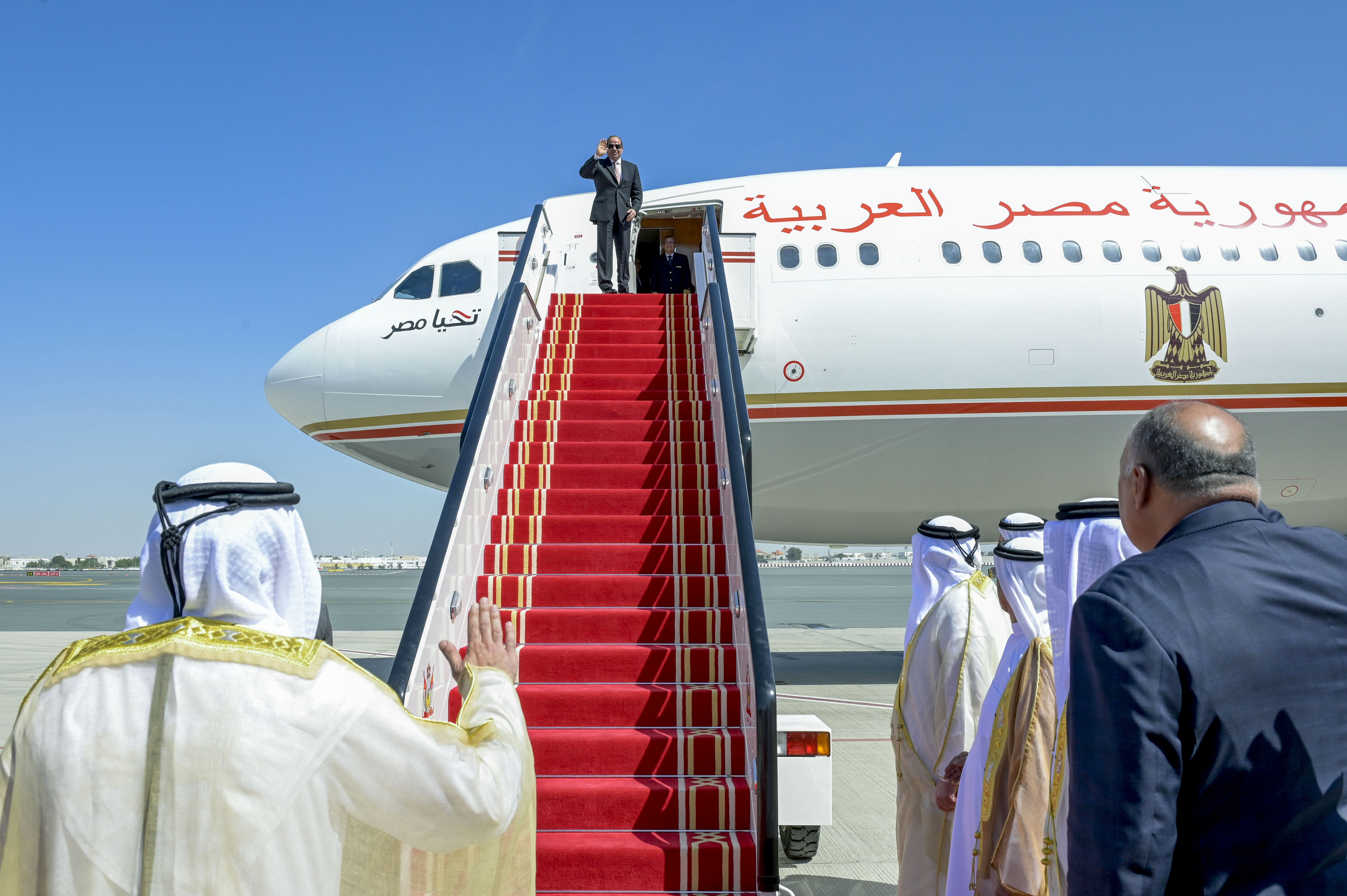 في وداعه حمدان بن محمد ..الرئيس المصري يغادر البلاد بعد المشاركة في القمة العالمية للحكومات 2023