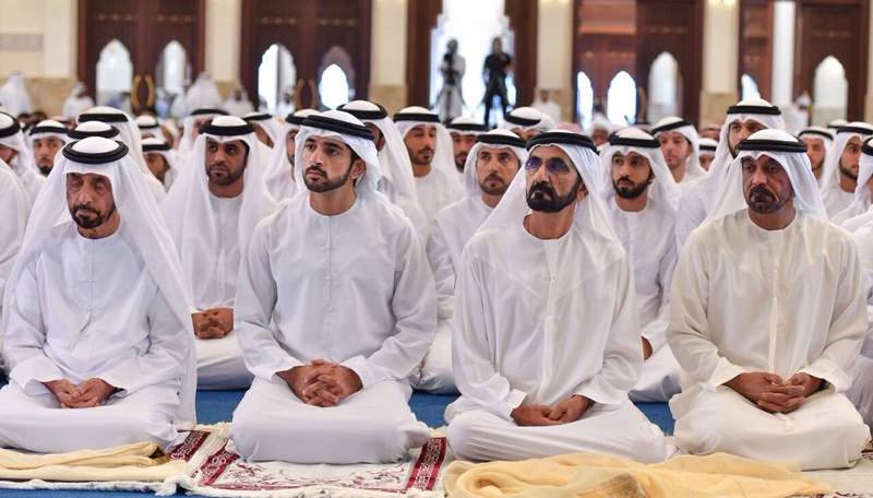 محمد بن راشد يؤدي صلاة عيد الأضحى المبارك 