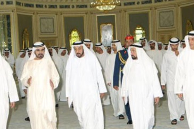 محمد بن راشد يلتقي مديري الدوائر المحلية ومسؤولي الصف الثاني والثالث والرابع في إمارة دبي