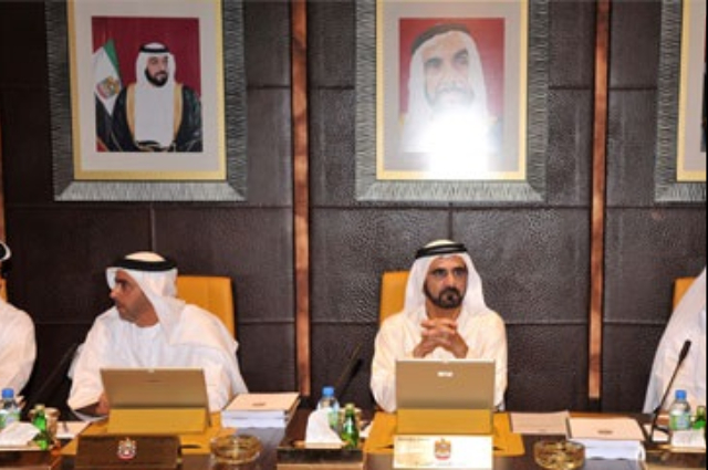محمد بن راشد يشهد حفل تخريج طلاب كليات التقنية العليا 