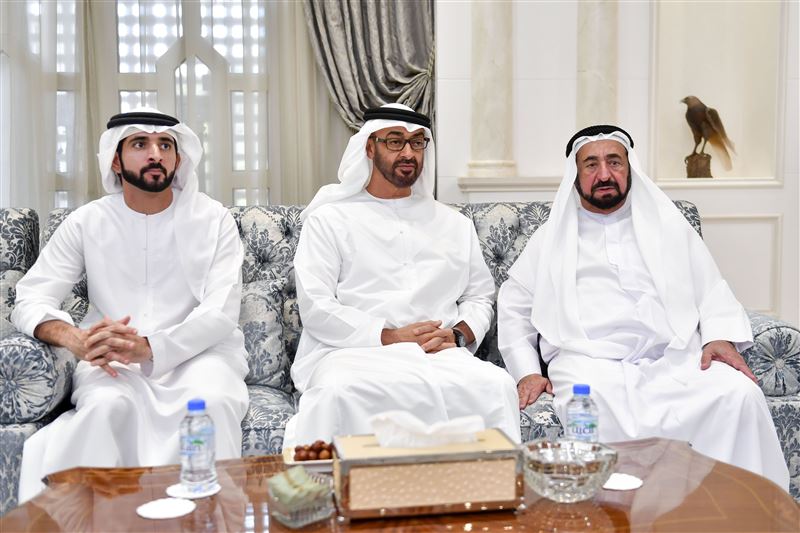 حمدان بن محمد ومكتوم وأحمد بن محمد يعزون محمد بن زايد و طحنون بن محمد في وفاة الشيخة حصة بنت محمد آل نهيان