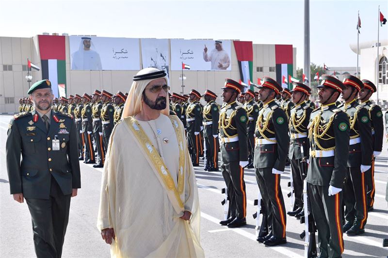 محمد بن راشد يرعى حفل تخريج الدورة الـ 42 من المرشحين الضباط بكلية زايد الثاني العسكرية في العين