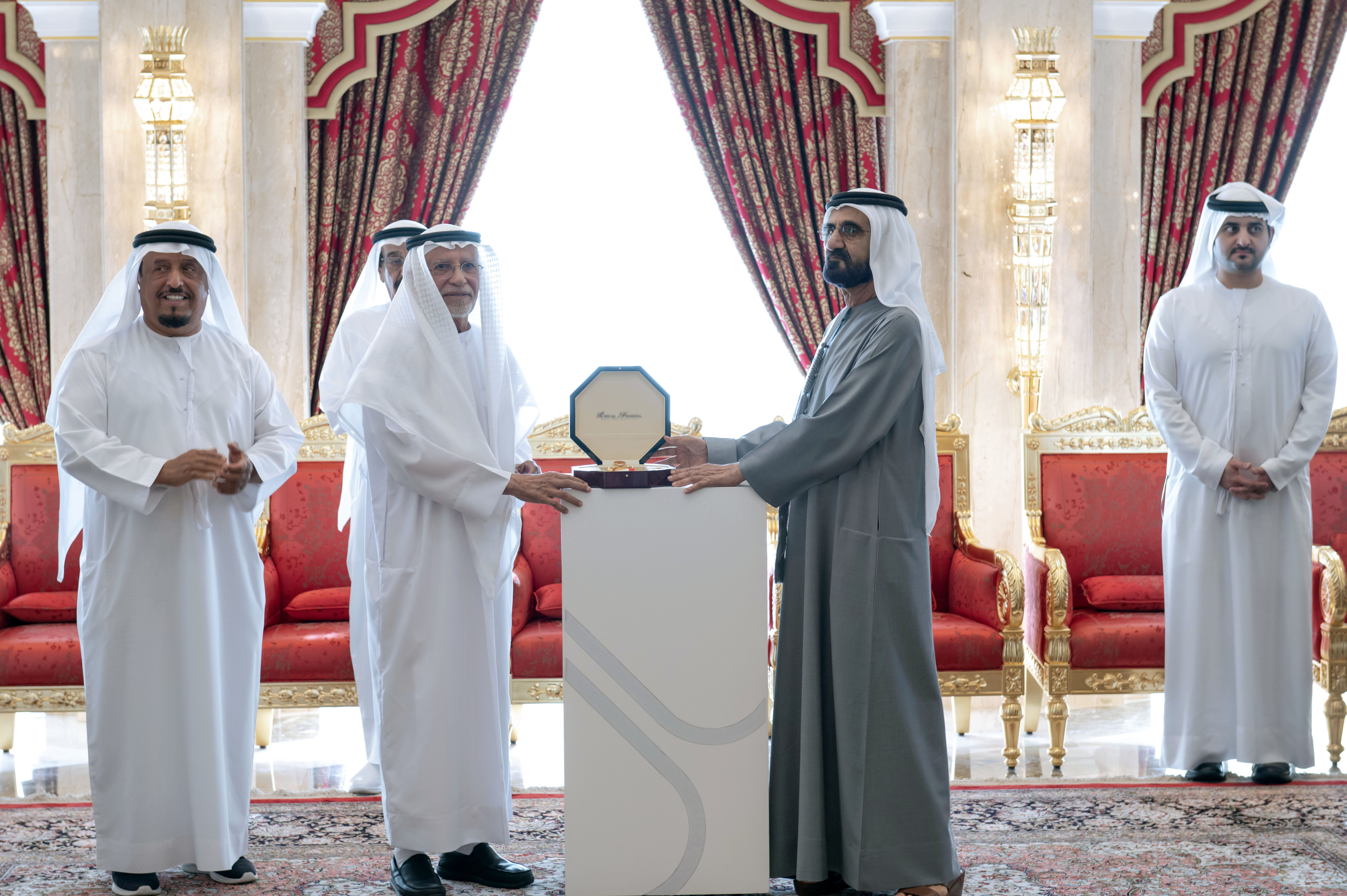محمد بن راشد يكرِّم الفائزين بجائزة دبي التقديرية لخدمة المجتمع