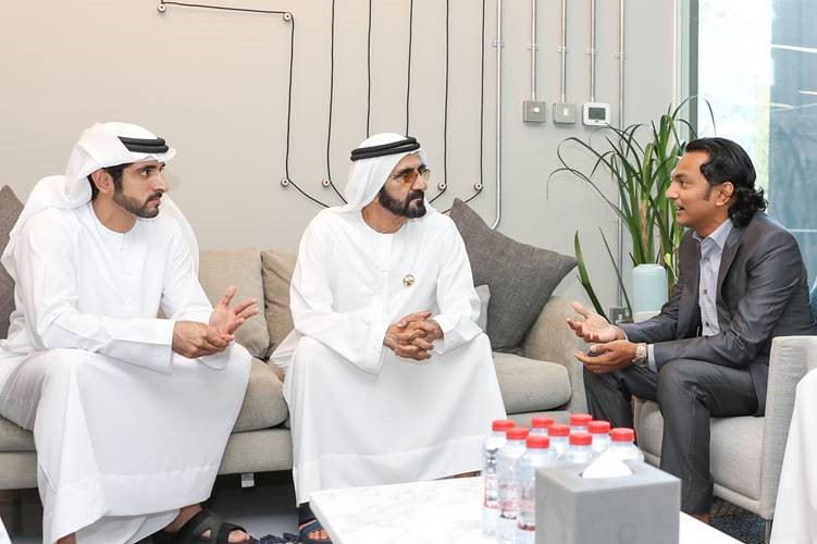 محمد بن راشد يلتقي رائد الأعمال ديف توراخيا