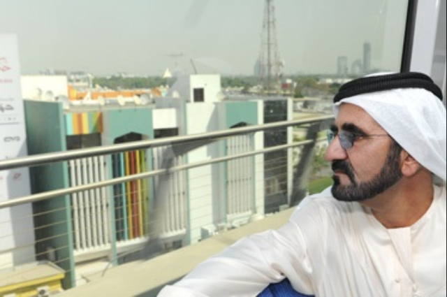 محمد بن راشد  يلتقي بالشعراء والأدباء الإماراتيين والأجانب