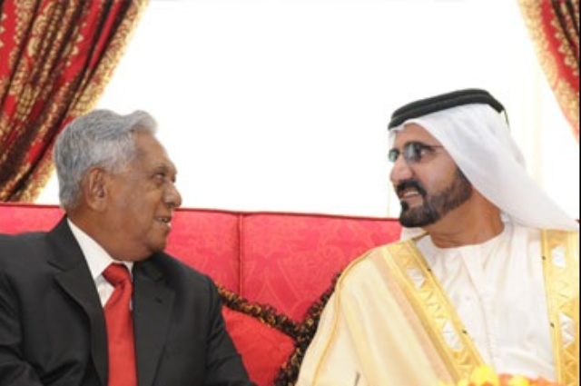 نائب رئيس الدولة يتسلم طوابع بريدية بمئوية " الأحمدية "