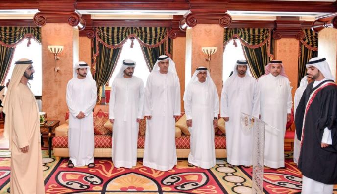 أمام محمد بن راشد .. 17 قاضيا جديدا في المحاكم الابتدائية يؤدون اليمين القانونية