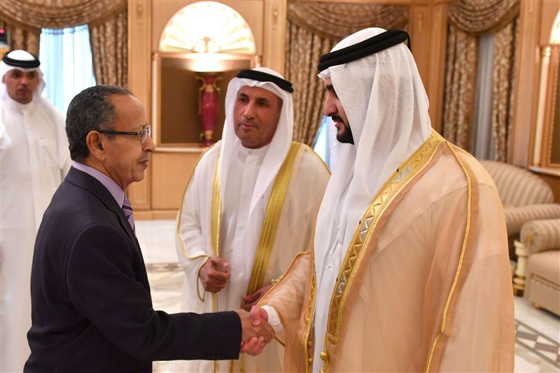مكتوم بن محمد يستقبل رؤساء وأعضاء البعثات القنصلية بمناسبة عيد الأضحى 