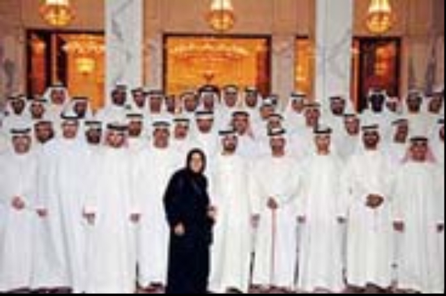 محمد بن راشد يستقبل محمد بن زايد وجموع المهنئين بالشهر الفضيل