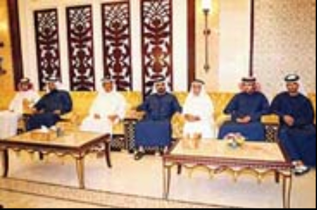 محمد بن راشد يحضر مأدبة غداء أقامها الرئيس التونسي