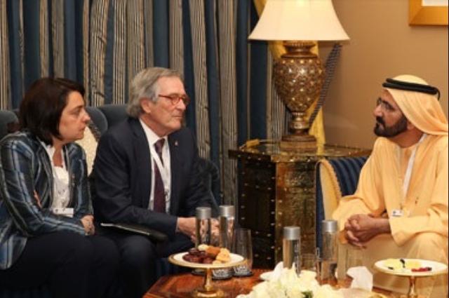 محمد بن راشد يعود إلى الوطن بعد المشاركة في أعمال القمة العربية الاقتصادية الثالثة
