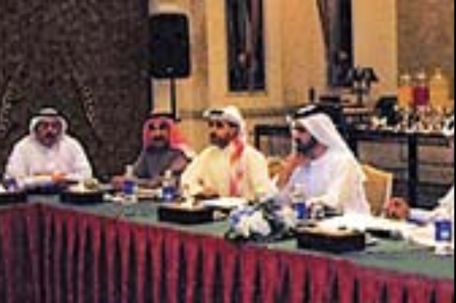 محمد بن راشد يستقبل مهاتير محمد
