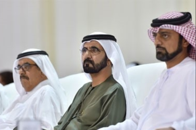 محمد بن راشد يتفقد مساكن الشباب المواطن في منطقة "عود المطينة"