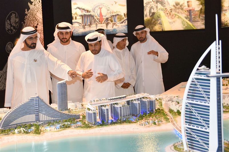 محمد بن راشد يطلع الى مكونات المشروع السياحي الترفيهي "مرسى العرب"