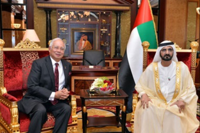 محمد بن راشد يقدم العزاء في وفاة سيف المشغوني  
