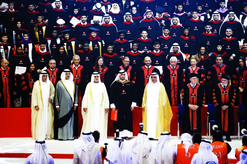 حمدان بن راشد يشهد تخريج 430 طالباً في الجامعة الكندية