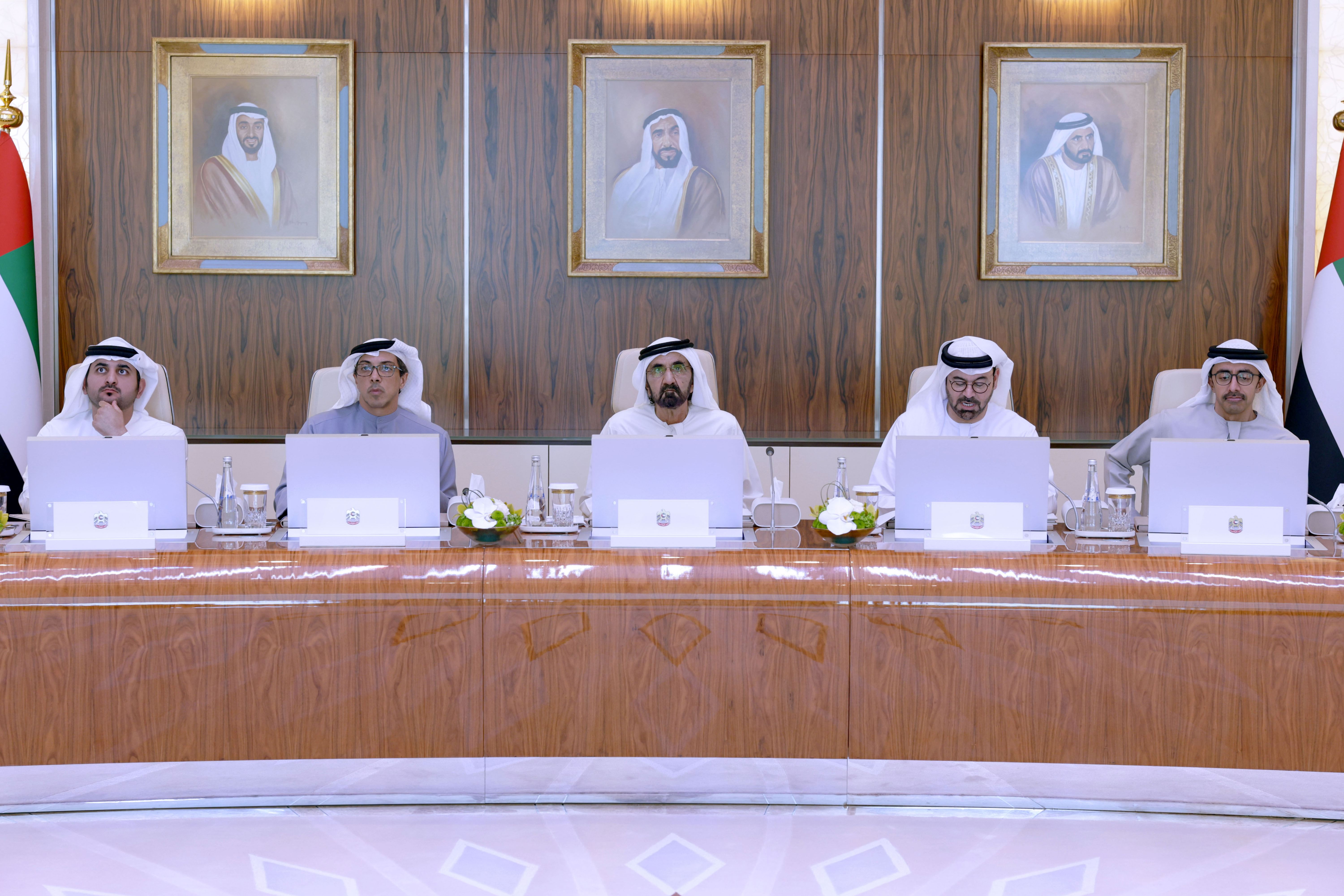 مجلس الوزراء برئاسة محمد بن راشد يعتمد الأجندة الوطنية للشباب 2031 ومنح الإقامة الزرقاء للمختصين في مجال الاستدامة