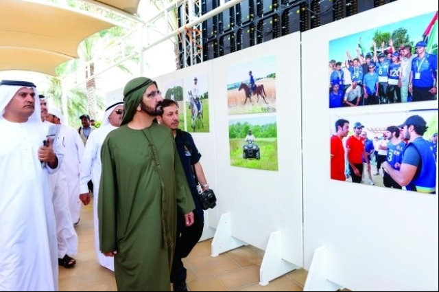 محمد بن راشد يقوم بجولة ميدانية تفقدية لعدد من المناطق النائية 