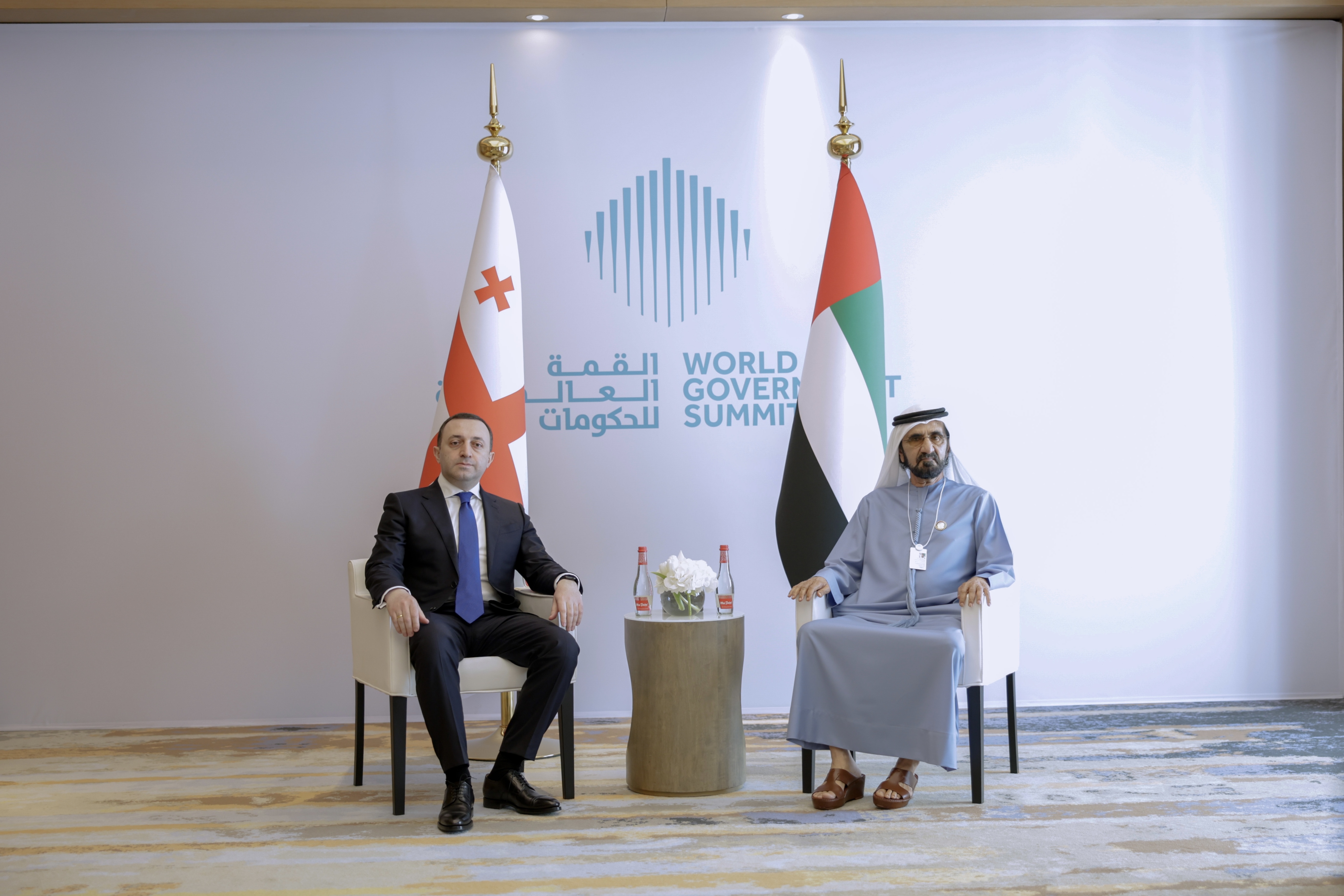 محمد بن راشد ورئيس وزراء جمهورية جورجيا يشهدان توقيع اتفاقية تعاون لتبادل الخبرات والمعارف في تحديث الإدارة الحكومية