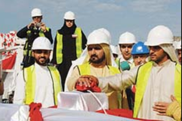 محمد بن راشد يشهد مهرجان رويال اسكوت بإنجلترا