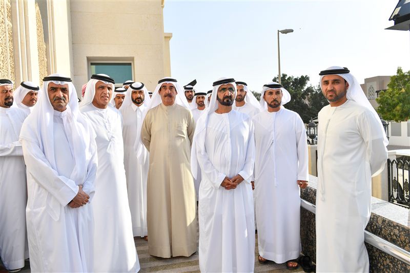 محمد بن راشد يؤدي صلاة الجنازة على جثمان شيخة بنت سعيد آل مكتوم