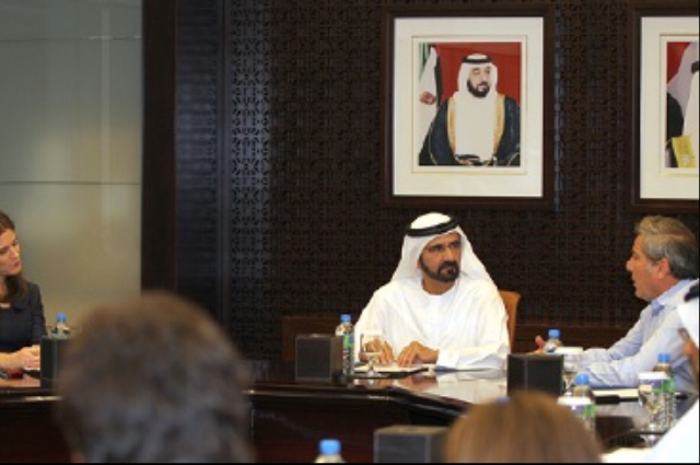 محمد بن راشد يلتقي المتحدثين الرئيسيين في المنتدى العالمي لتجارة التجزئة