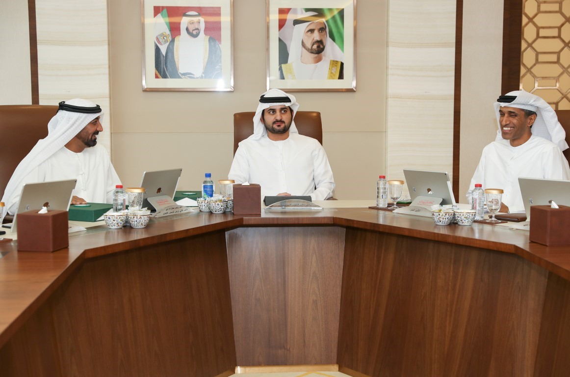 مكتوم بن محمد يترأس اجتماع مجلس الشؤون الاستراتيجية وناقش سياسة تنمية أموال الوقف والقصر 