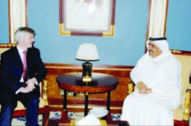 Hamdan bin Rashid Receives the British Ambassador 