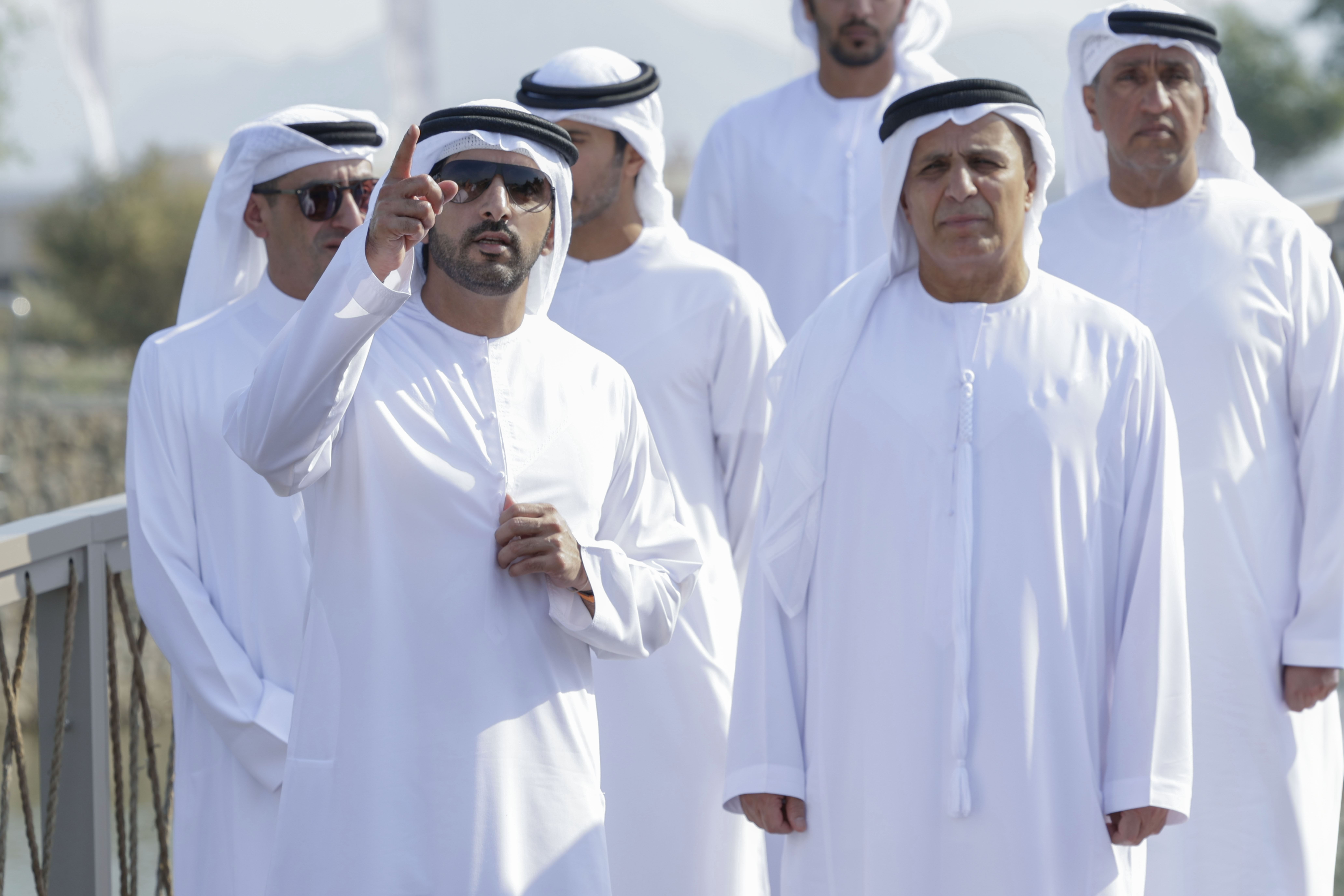 حمدان بن محمد يعتمد حزمة من المشاريع التطويرية في حتا
