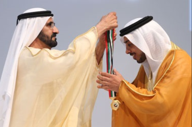 Mohammed bin Rashid honors (43) Emirati nationals by giving them UAE Pioneers medal 