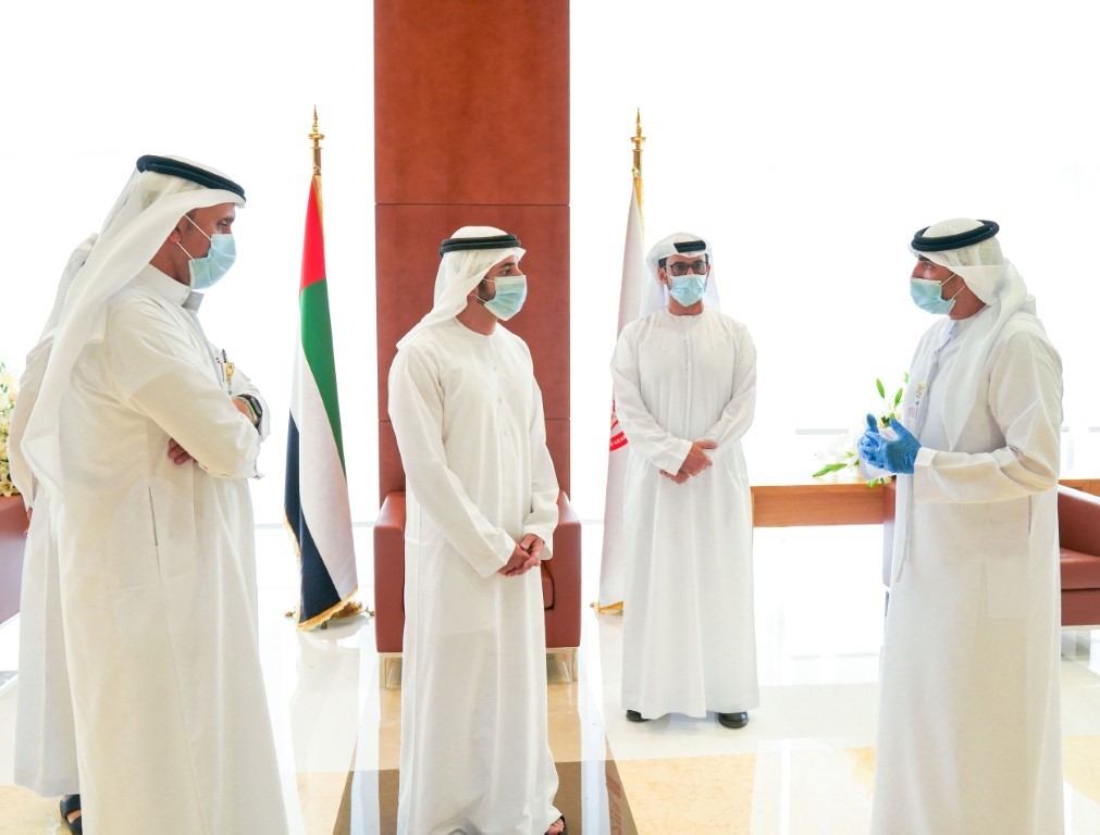حمدان بن محمد يتفقد المرافق الأمنية والخدمية ويلتقي الفرق العاملة في أول أيام عيد الفطر المبارك