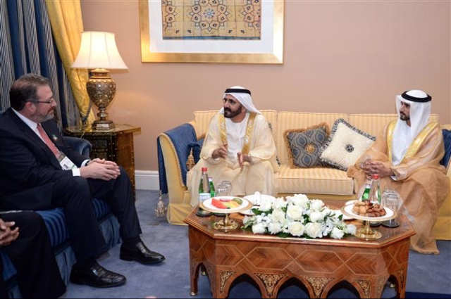 محمد بن راشد يعتمد قانون الموازنة العامة للقطاع الحكومي في دبي 