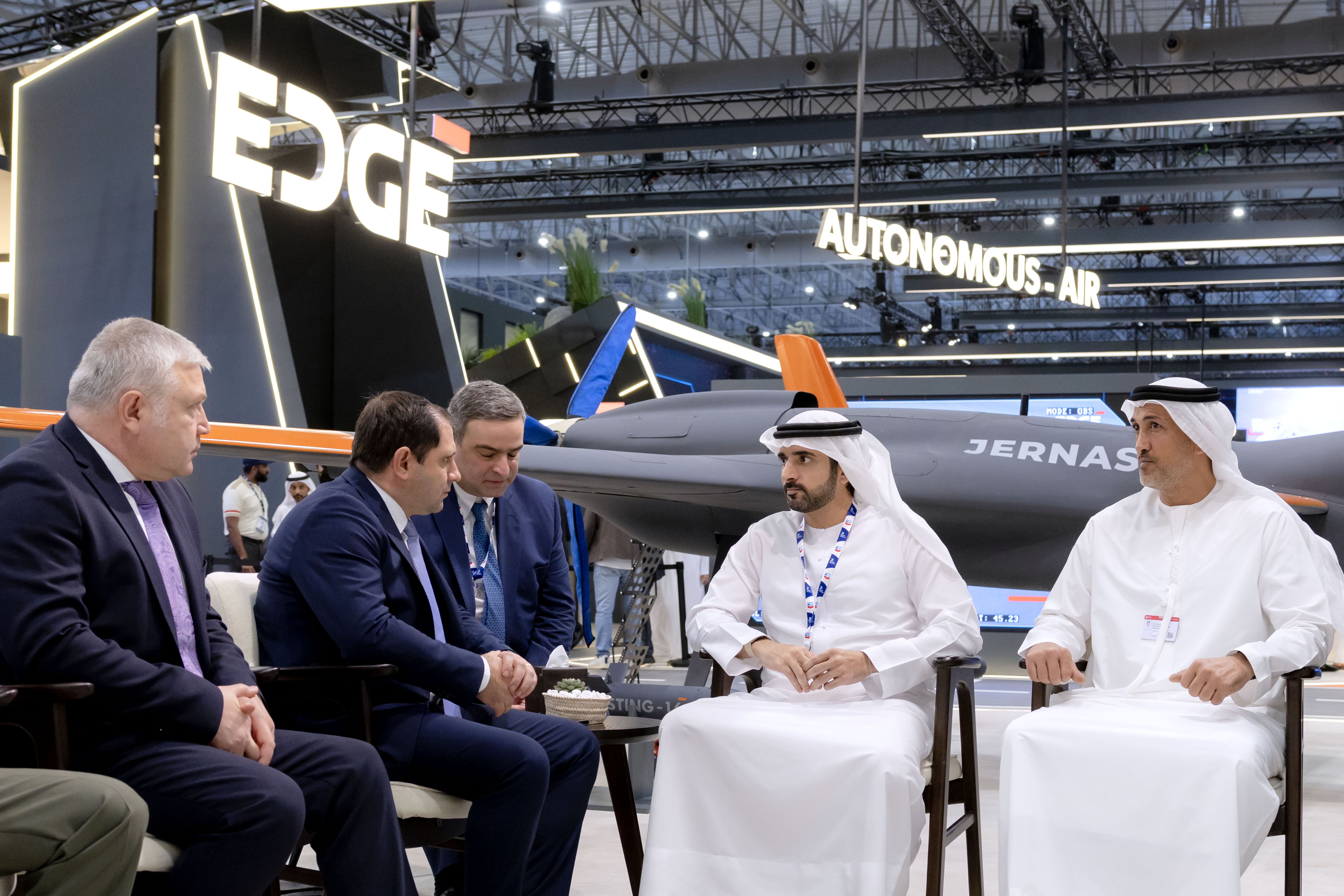 Hamdan bin Mohammed meets with Armenian Defence Minister on sidelines of Dubai Airshow