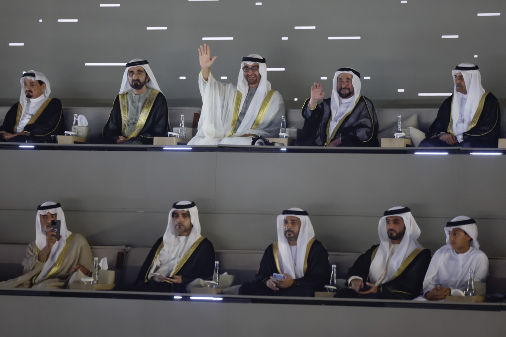 رئيس الدولة ونائبه وحكام الإمارات والشيوخ يشهدون الاحتفال الرسمي بـ " عيد الاتحاد الـ51 "